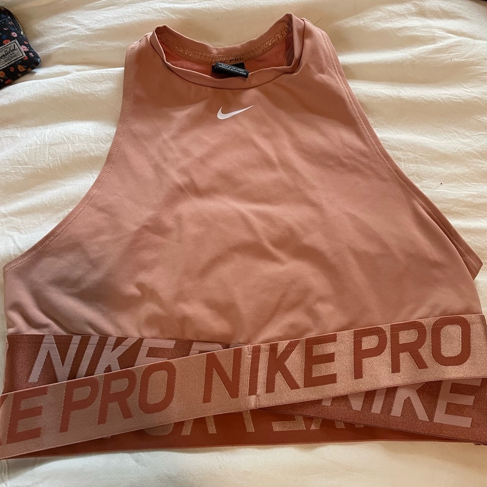Nike pro sports bra